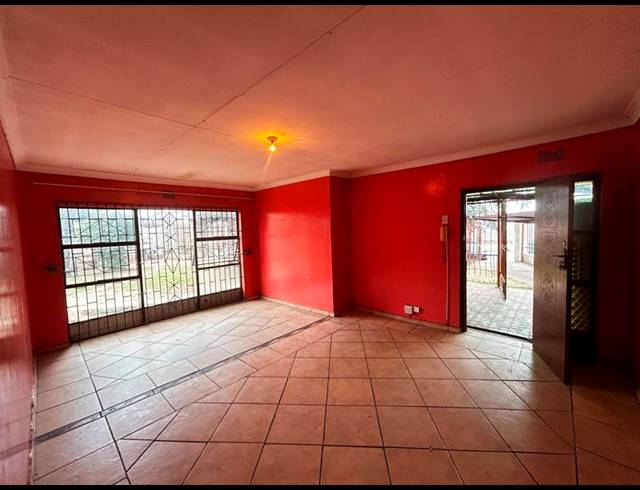 9 BEDROOM HOUSE FOR SALE IN TEDSTONEVILLE